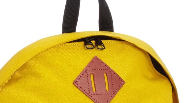 KELTY Daypack のファスナーを拡大した所