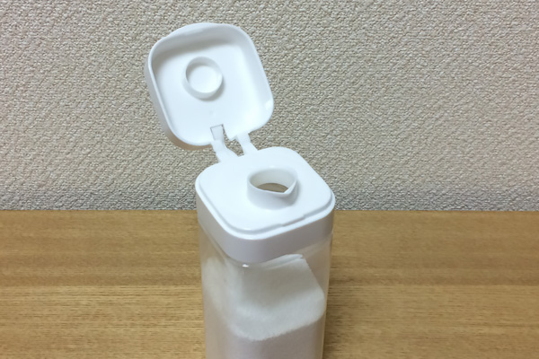 ドレッシングボトルの注ぎ口