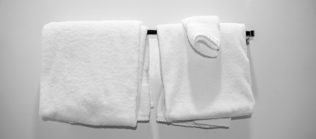 バスタオルを毎日洗うのは面倒？よろしい、ならば小さいバスタオルだ